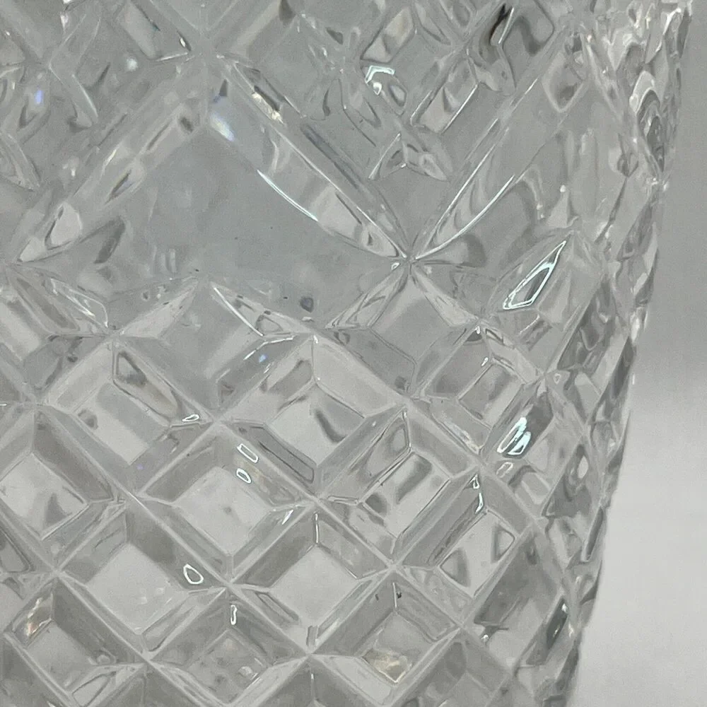CRYSTAL CLEAR INDUSTRIES CUT 24% LEAD CRYSTAL VASE 8